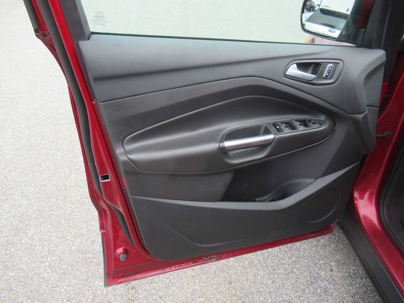 Used 2016 Ford Escape SE w/ Equipment Group 201A FWD image 14
