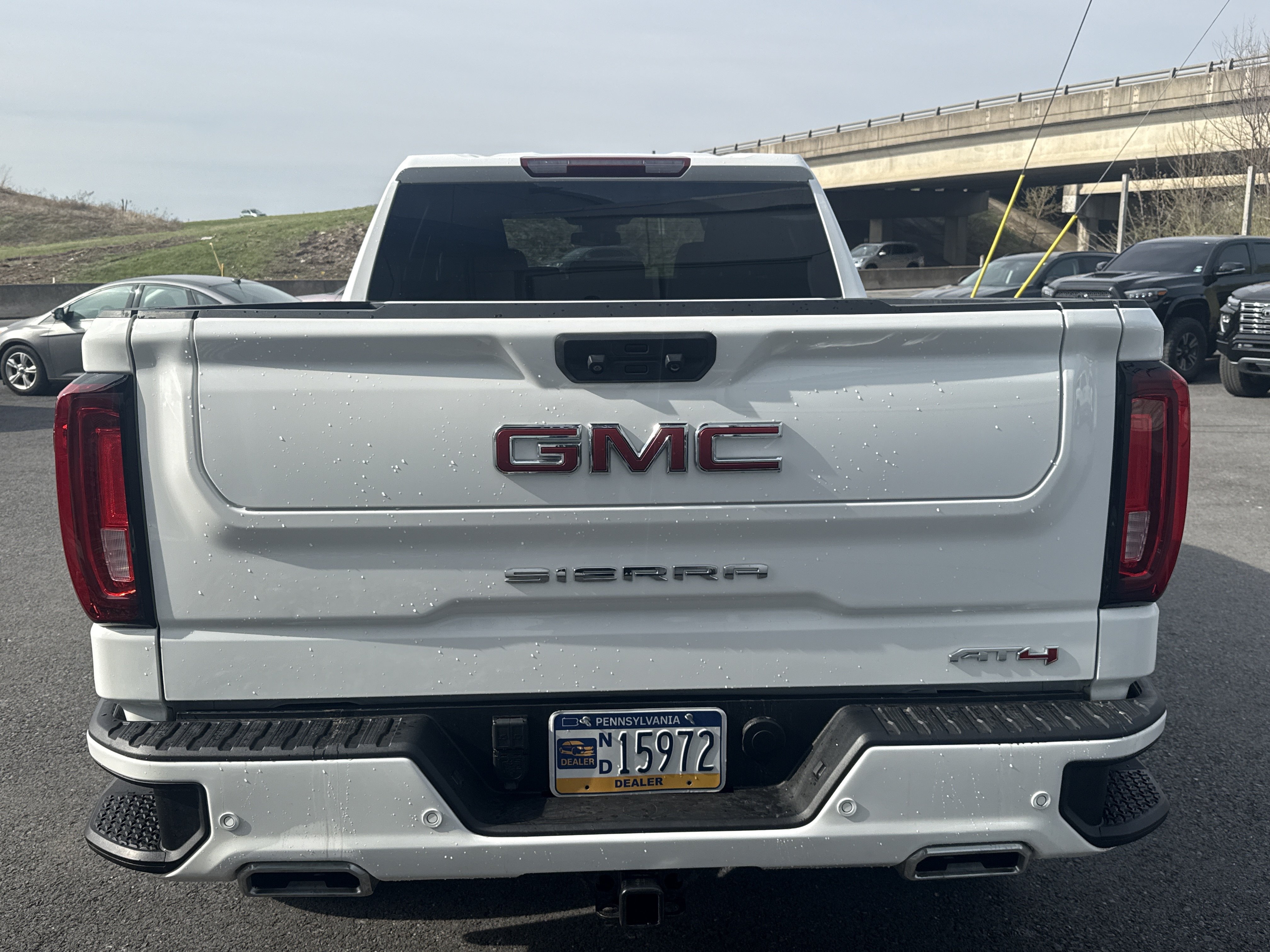 Used 2023 GMC Sierra 1500 AT4 AWD/4WD image 4