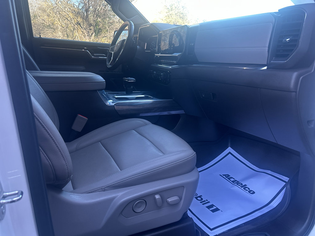 Used 2023 Chevrolet Silverado 1500 LTZ w/ Technology Package image 21