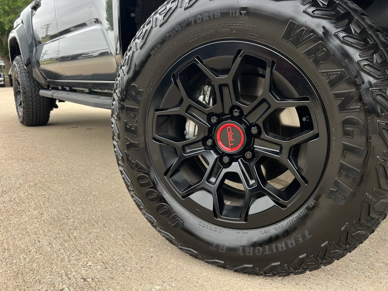Used 2025 Toyota Tacoma TRD Pro AWD/4WD image 7