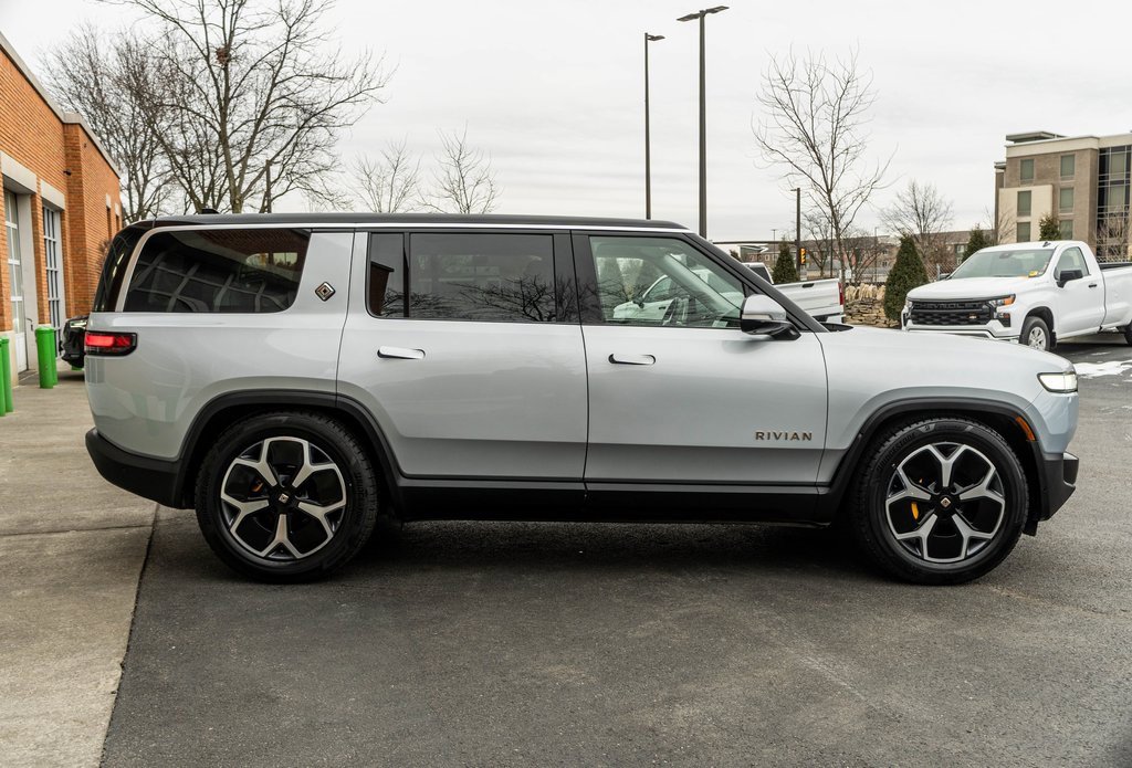 Used 2024 Rivian R1S Adventure image 3