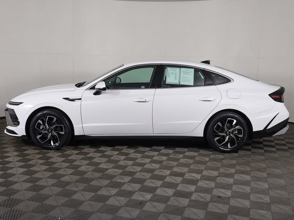 Used 2025 Hyundai Sonata SEL FWD image 16