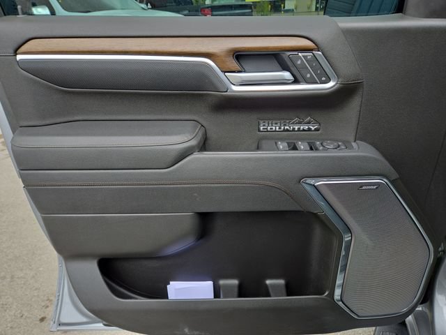 Used 2025 Chevrolet Silverado 1500 High Country w/ High Country Premium Package AWD/4WD image 15