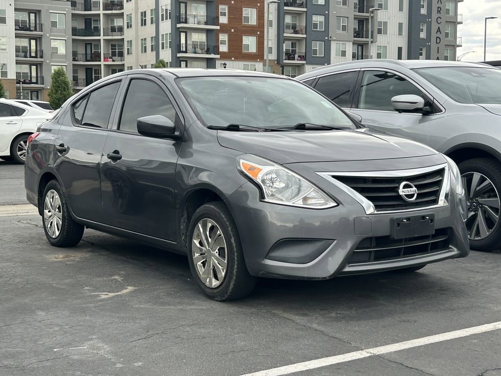 Used 2016 Nissan Versa S FWD image 1