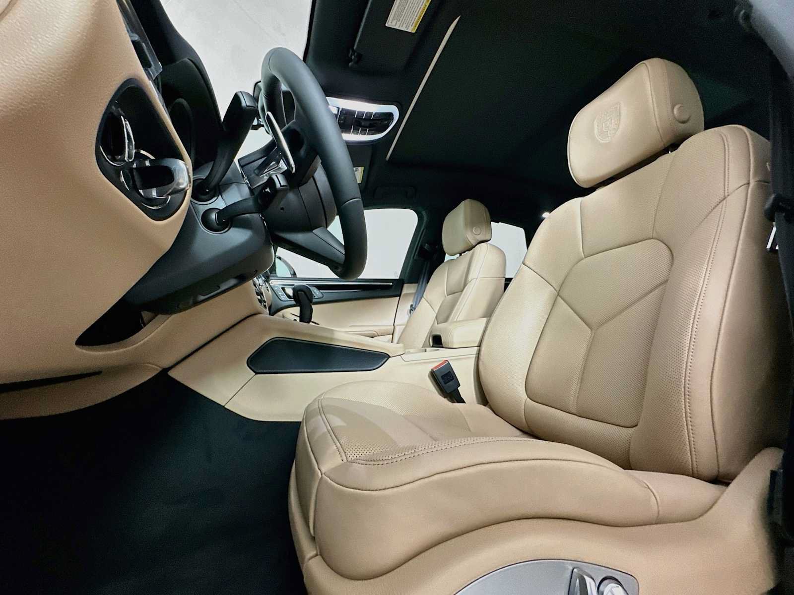 New 2026 Porsche Macan S AWD/4WD image 5