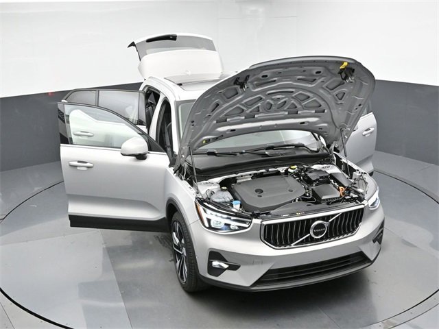 Used 2024 Volvo XC40 B5 Plus w/ Climate Package image 49