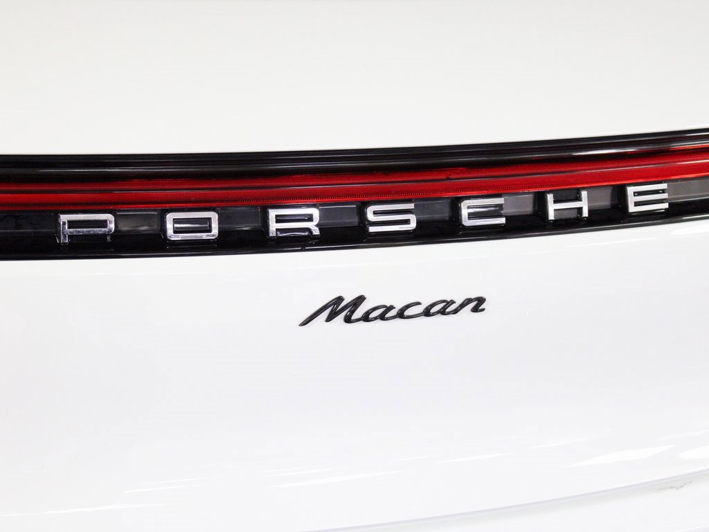 Used 2025 Porsche Macan w/ Premium Package Plus image 13