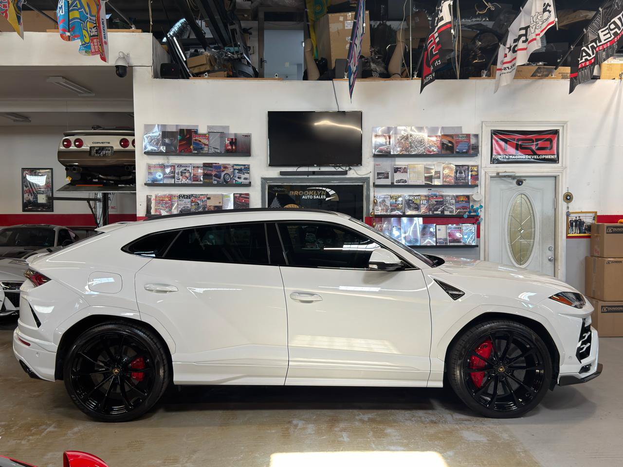 Used 2020 Lamborghini Urus AWD/4WD image 5