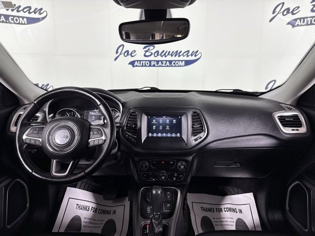 Used 2020 Jeep Compass Latitude image 2