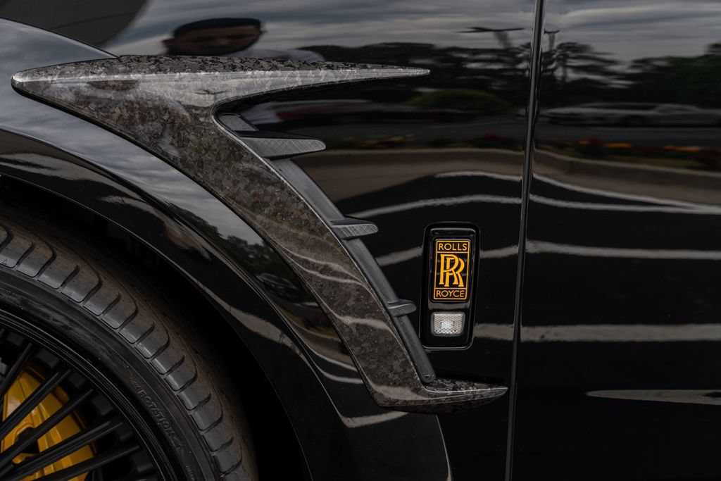 Used 2025 Rolls-Royce Cullinan AWD/4WD image 33