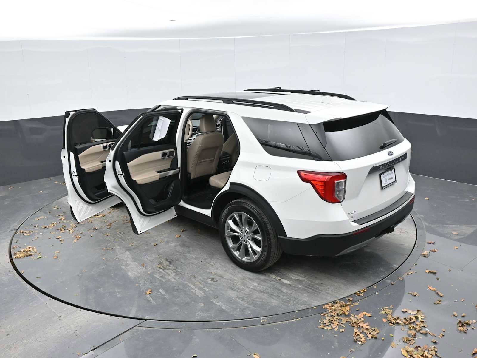 Used 2022 Ford Explorer XLT w/ Equipment Group 202A image 41