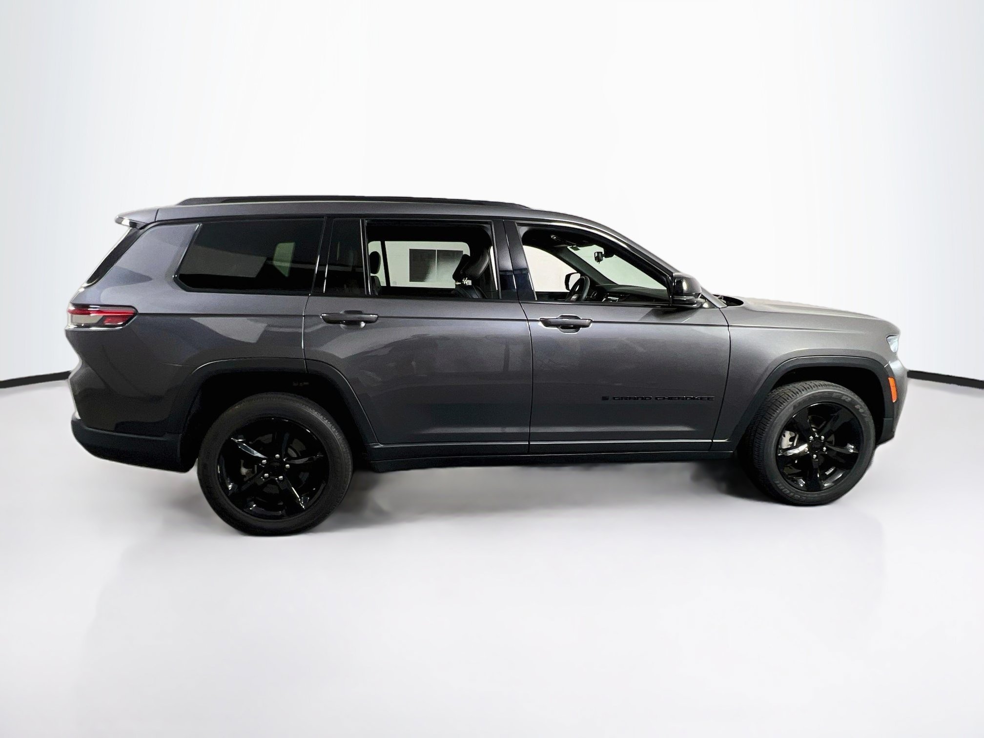 Used 2023 Jeep Grand Cherokee L Laredo AWD/4WD image 4