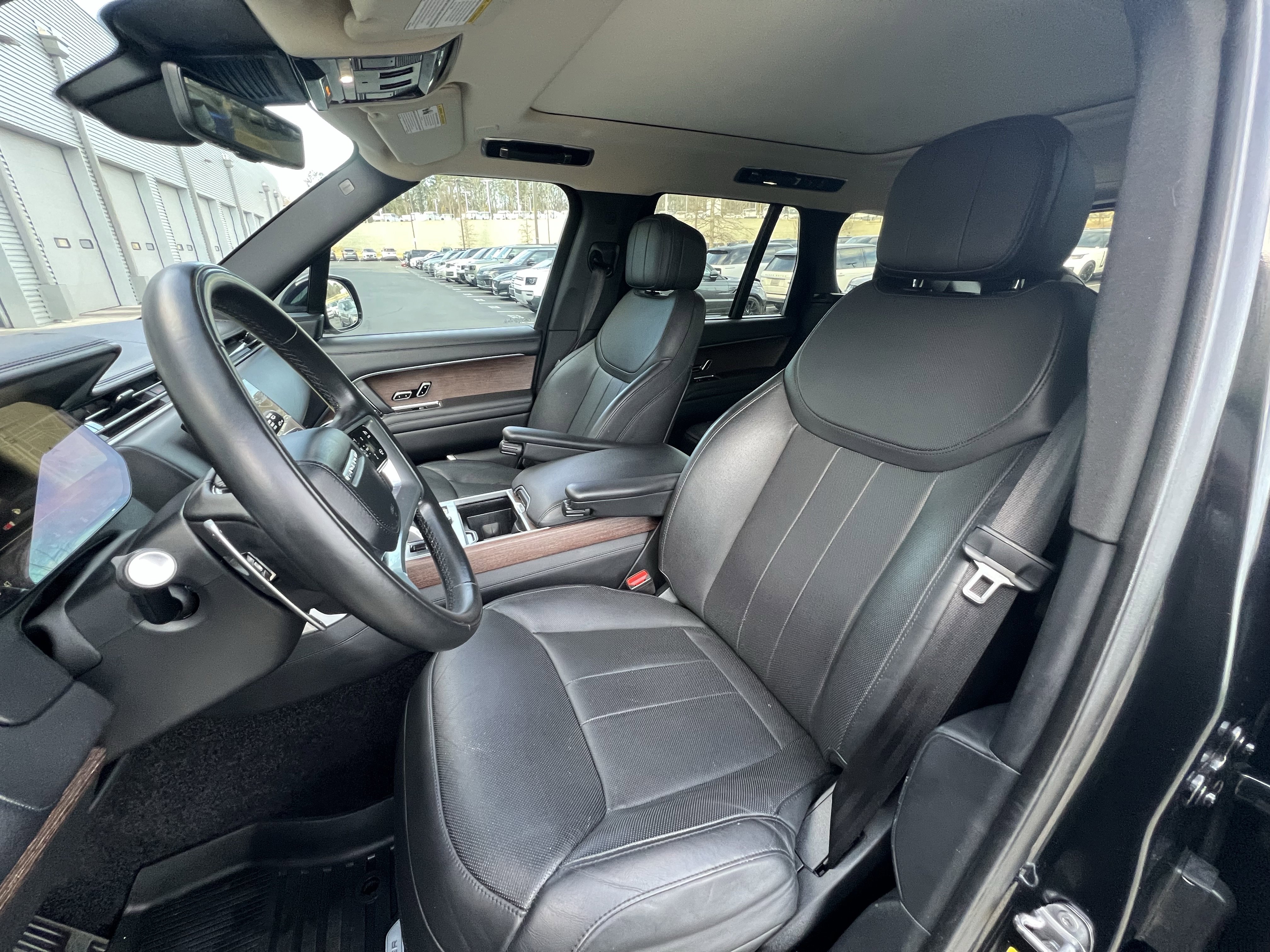 Certified 2023 Land Rover Range Rover SE image 17