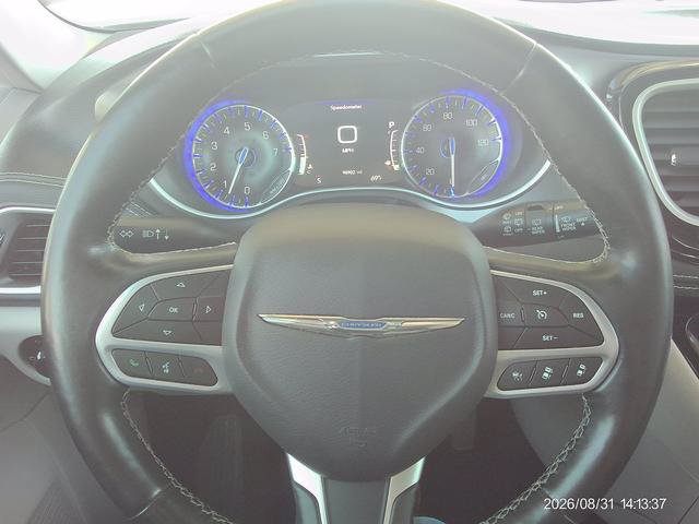 Used 2021 Chrysler Pacifica Touring-L w/ Uconnect Theater Family Group AWD/4WD image 11