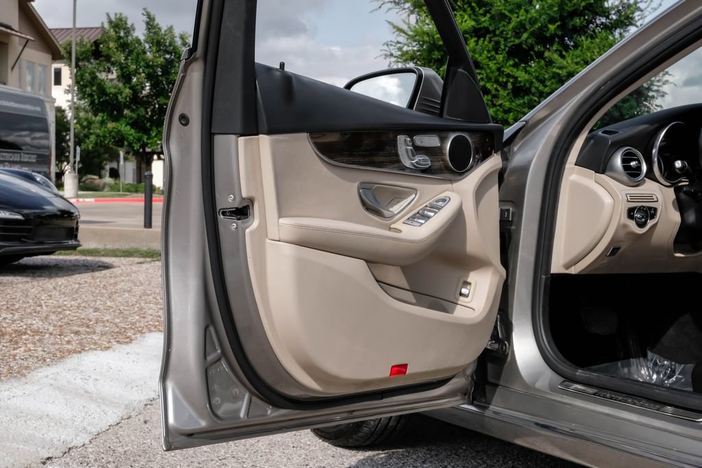 Used 2019 Mercedes-Benz C 300 Sedan image 39