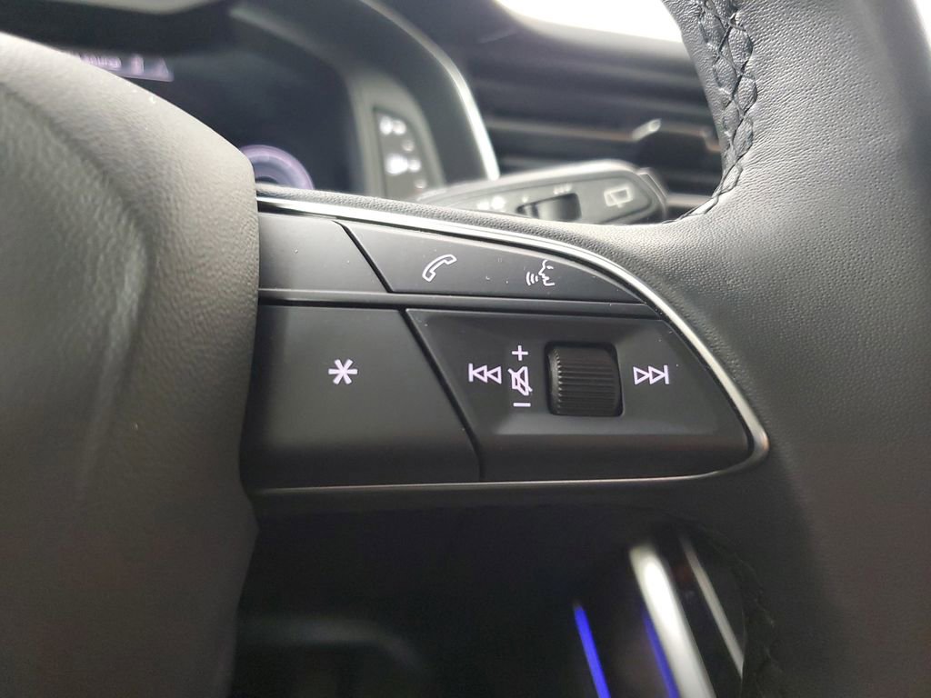 Used 2023 Audi Q8 Premium Plus image 26