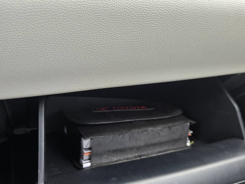 Used 2023 Toyota Corolla Cross L FWD image 20