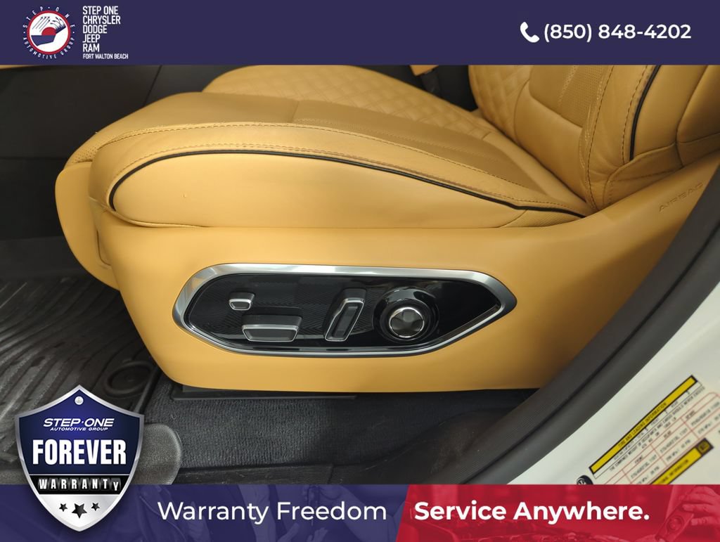 Used 2023 Jeep Grand Cherokee Summit AWD/4WD image 12
