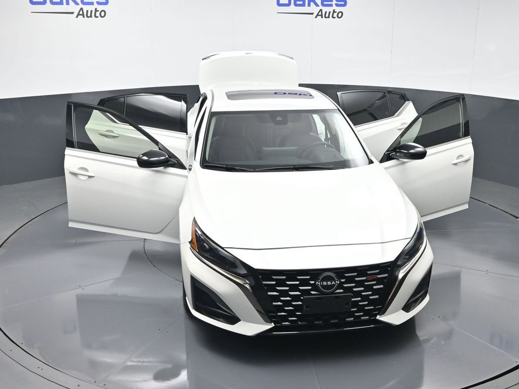 Used 2024 Nissan Altima 2.5 SR w/ SR Premium Package image 56