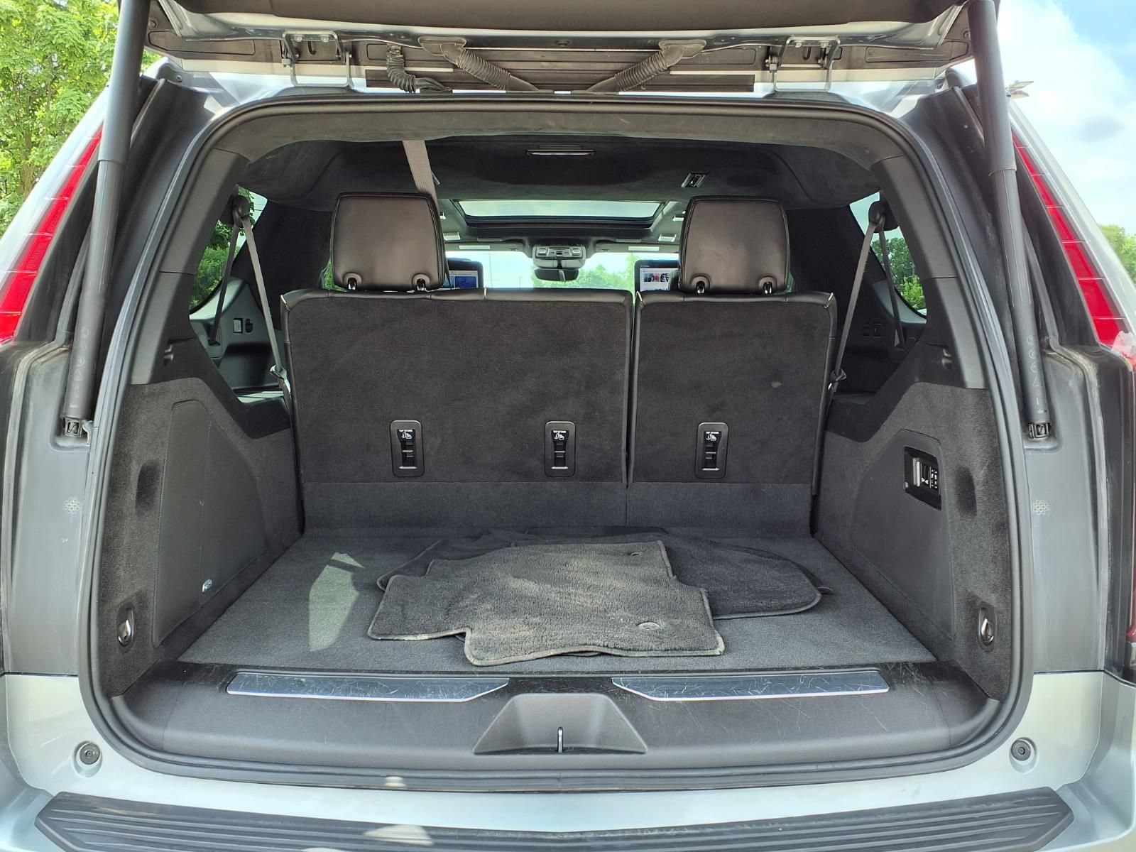 Used 2023 Cadillac Escalade ESV Sport Platinum AWD/4WD image 10