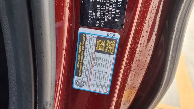 Used 2024 Kia Carnival LX image 38