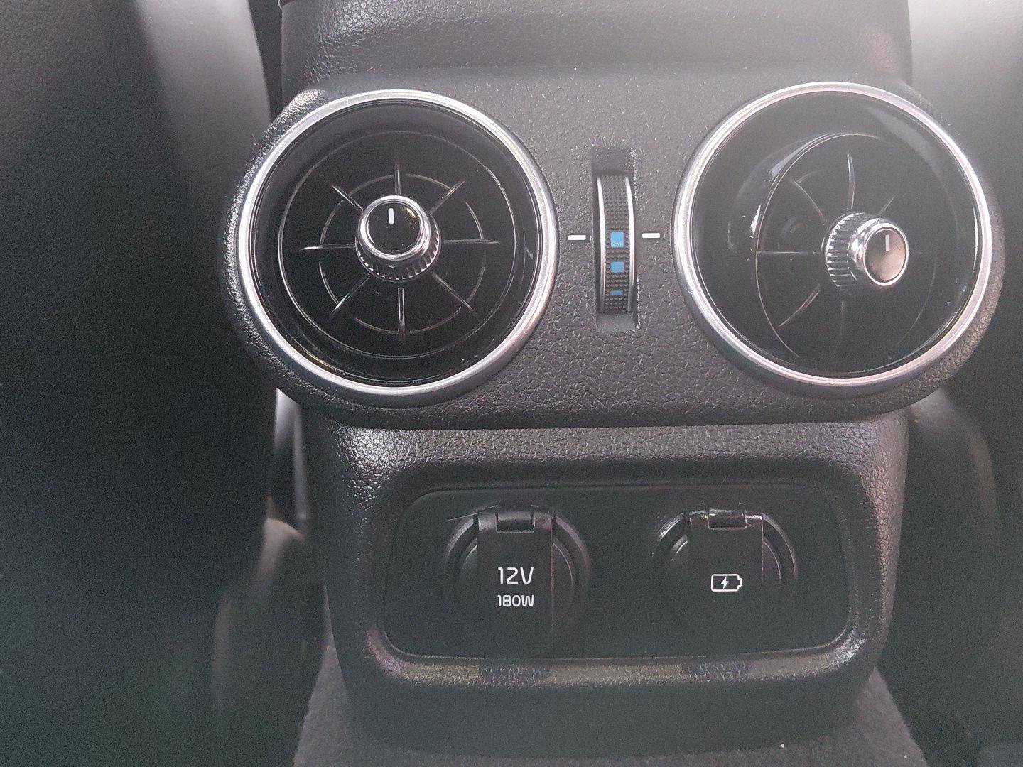 Used 2018 Kia Stinger GT2 image 16