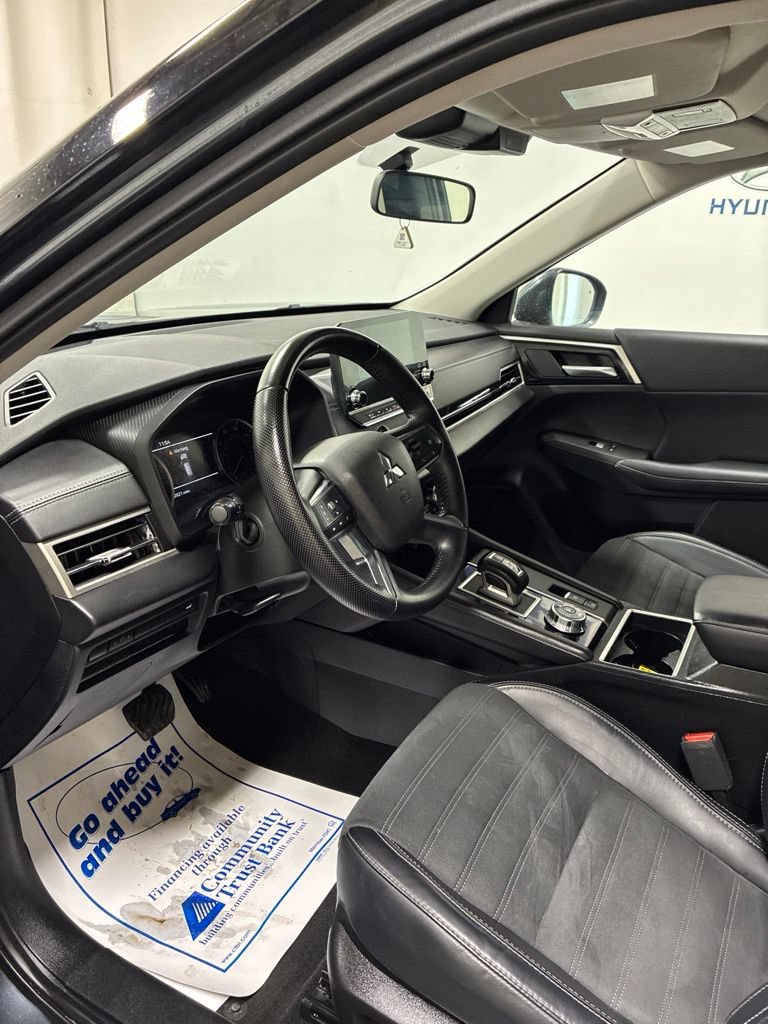 Used 2024 Mitsubishi Outlander SE AWD/4WD image 12