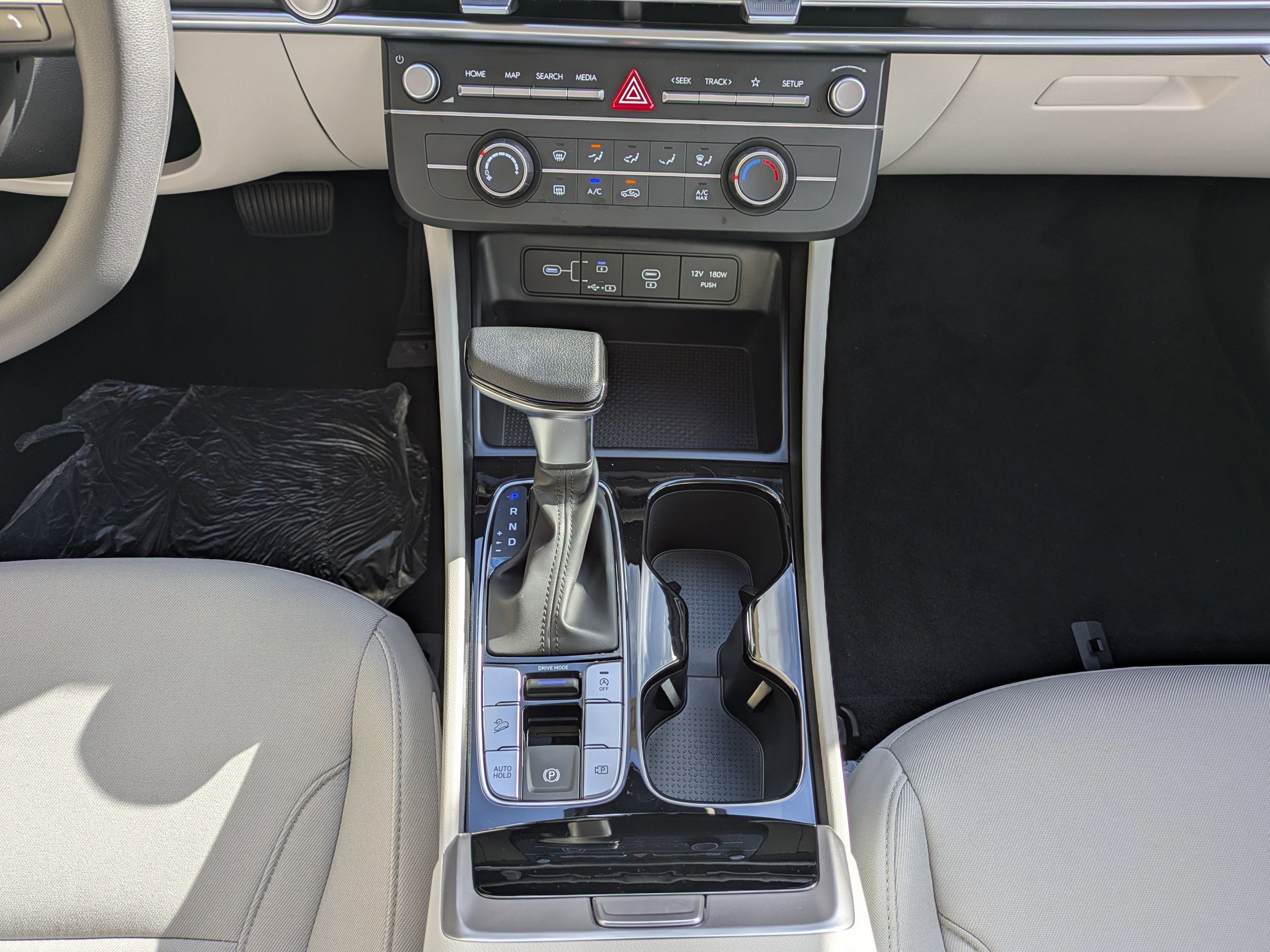 New 2026 Hyundai Tucson SE image 22