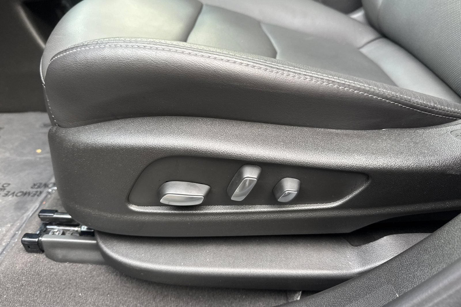 Used 2025 Cadillac XT5 Premium Luxury w/ LPO, Red Accent Package FWD image 12
