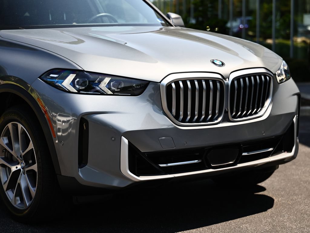 Used 2024 BMW X5 sDrive40i RWD image 2