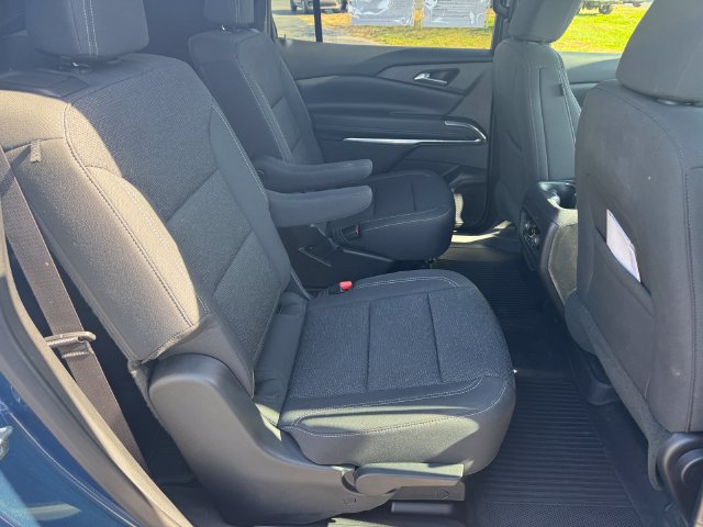 Used 2025 Chevrolet Traverse LT w/ LPO, Floor Liner Package AWD/4WD image 16