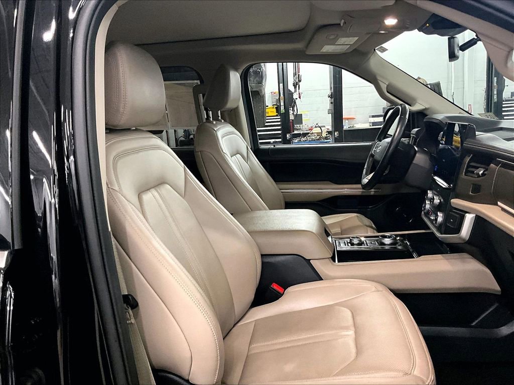 Used 2024 Ford Expedition Max Limited image 11