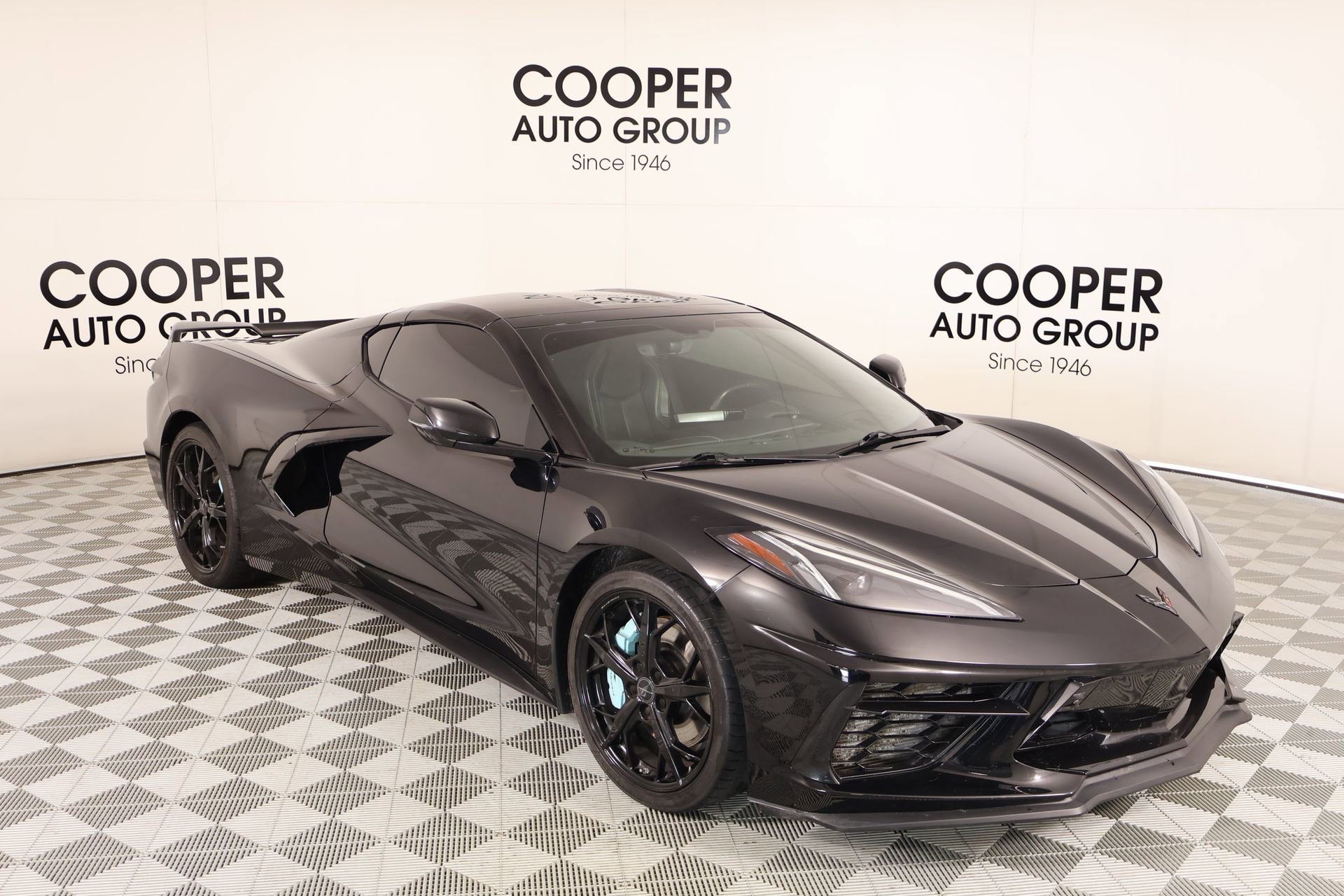 Used 2020 Chevrolet Corvette Stingray Preferred Cpe w/ 2LT Preferred Equipment Group RWD image 1