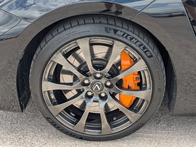 Used 2015 Lexus RC F w/ Premium Package RWD image 10