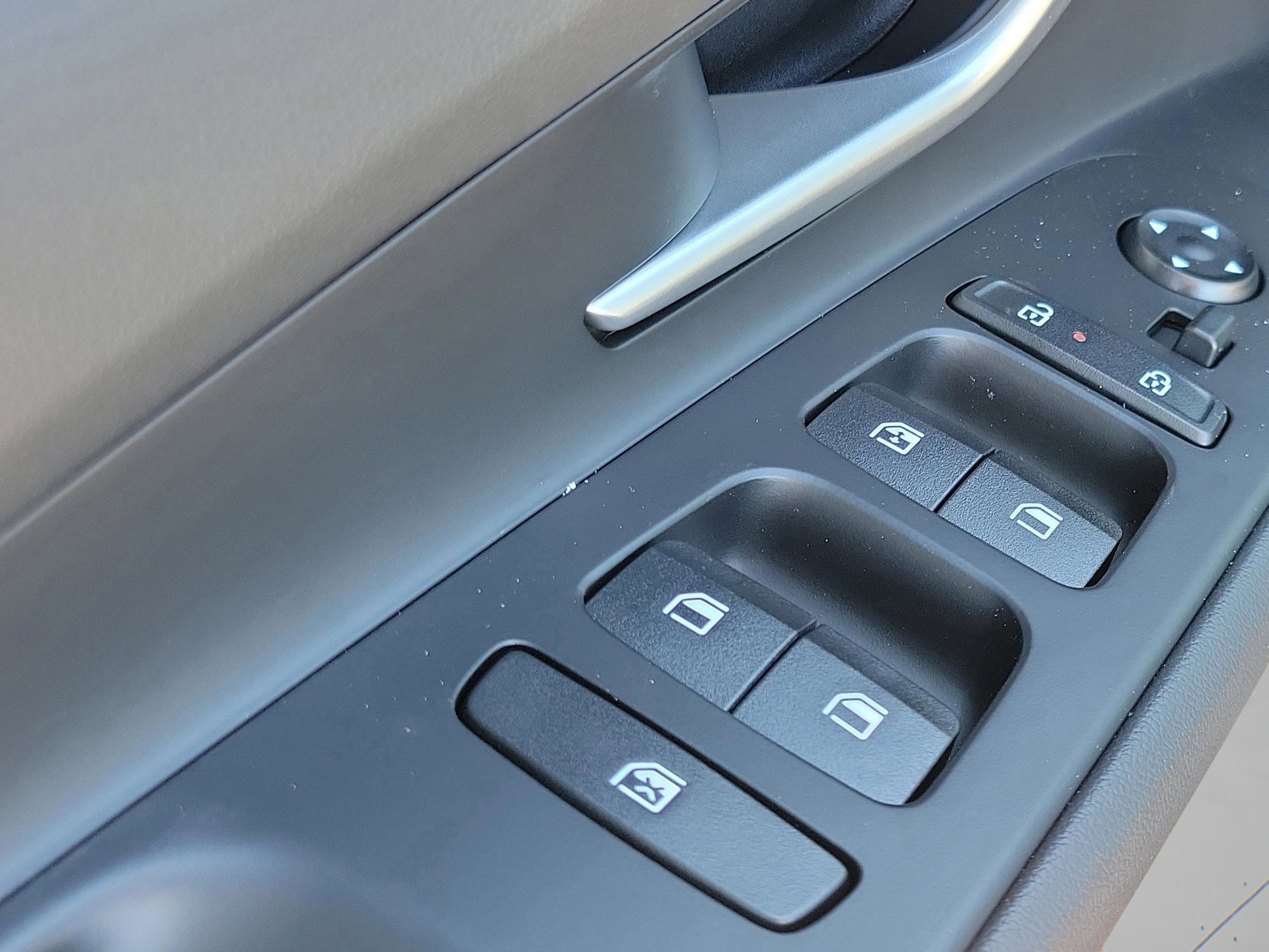 New 2026 Hyundai Elantra Limited image 30