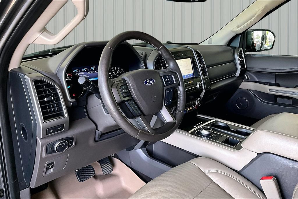 Used 2020 Ford Expedition XLT w/ Equipment Group 202A RWD image 4