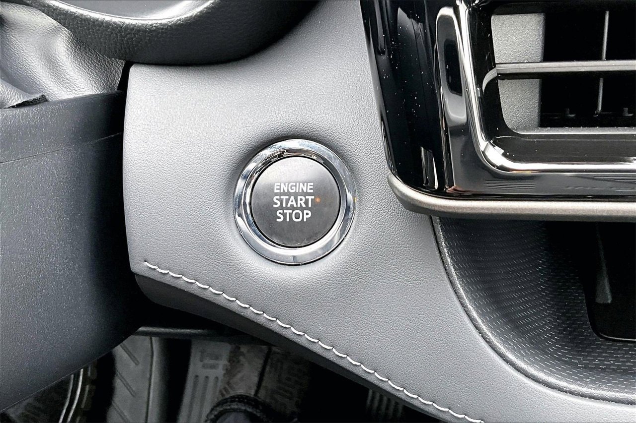 Used 2023 Toyota Highlander L image 26