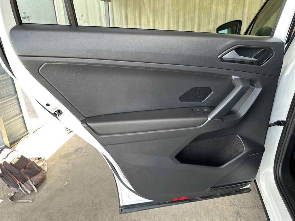 Used 2018 Volkswagen Tiguan SE image 27