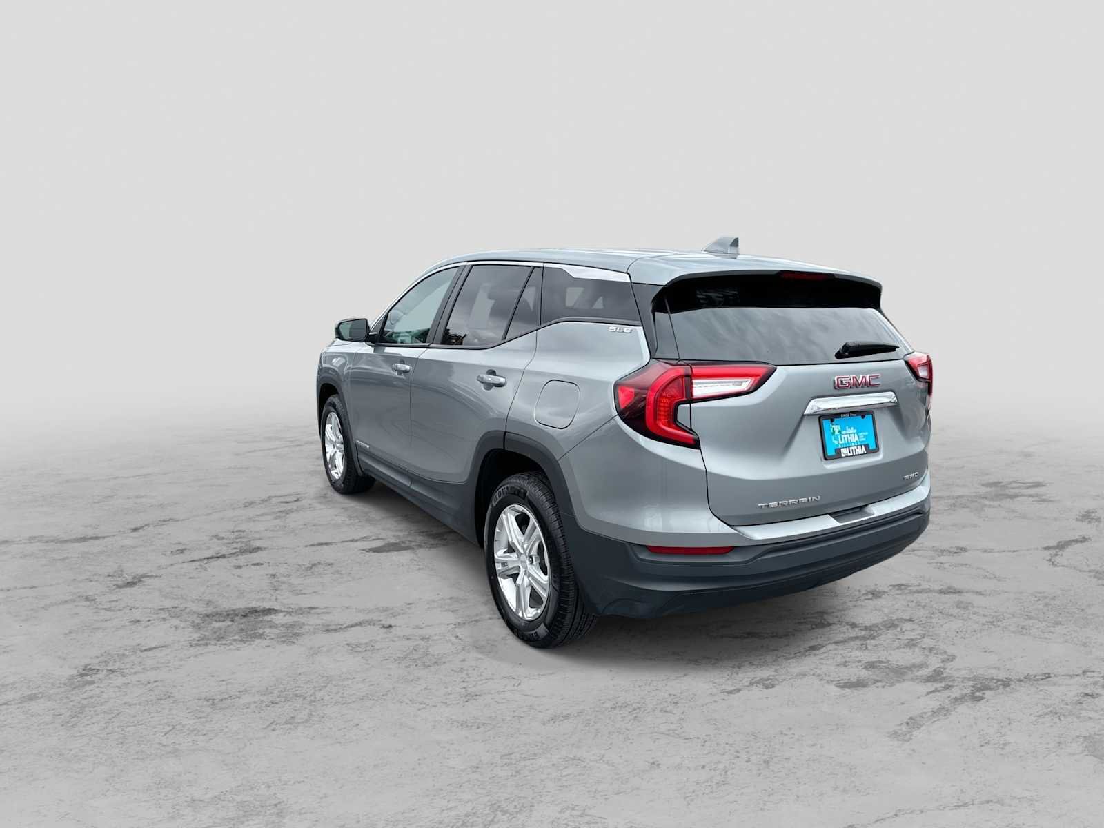 Used 2024 GMC Terrain SLE image 6