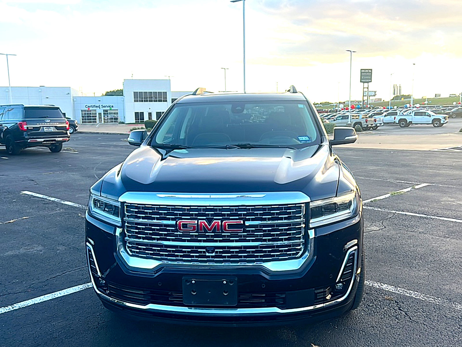 Used 2023 GMC Acadia Denali w/ Black Diamond Edition FWD image 2