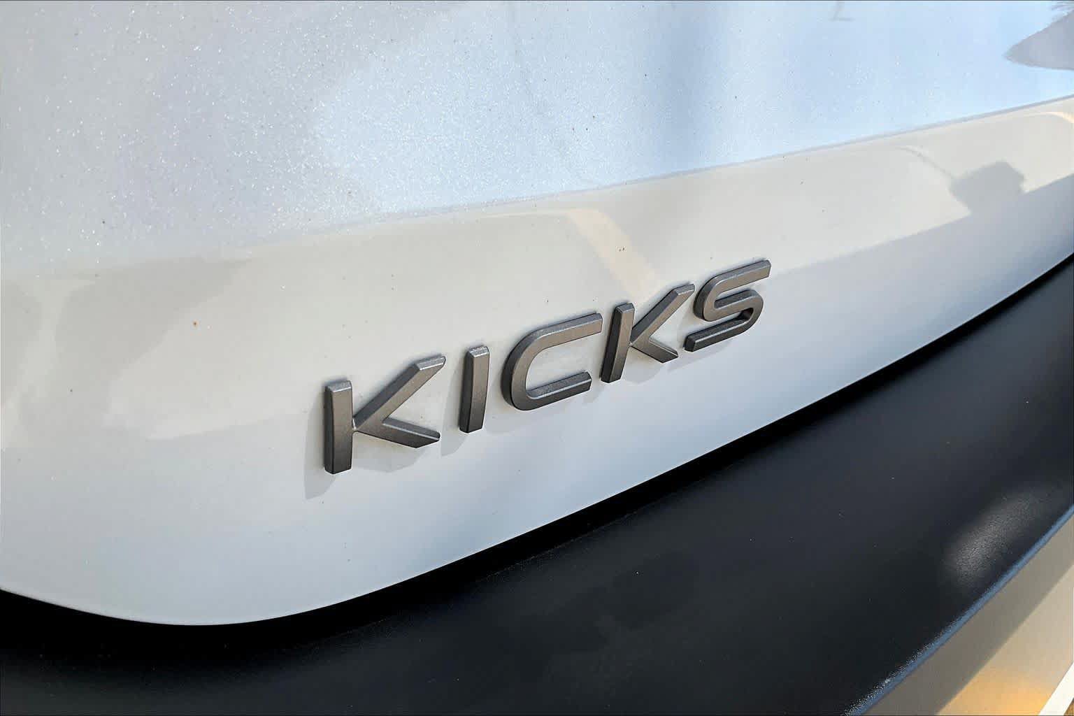 Used 2025 Nissan Kicks SV AWD/4WD image 60