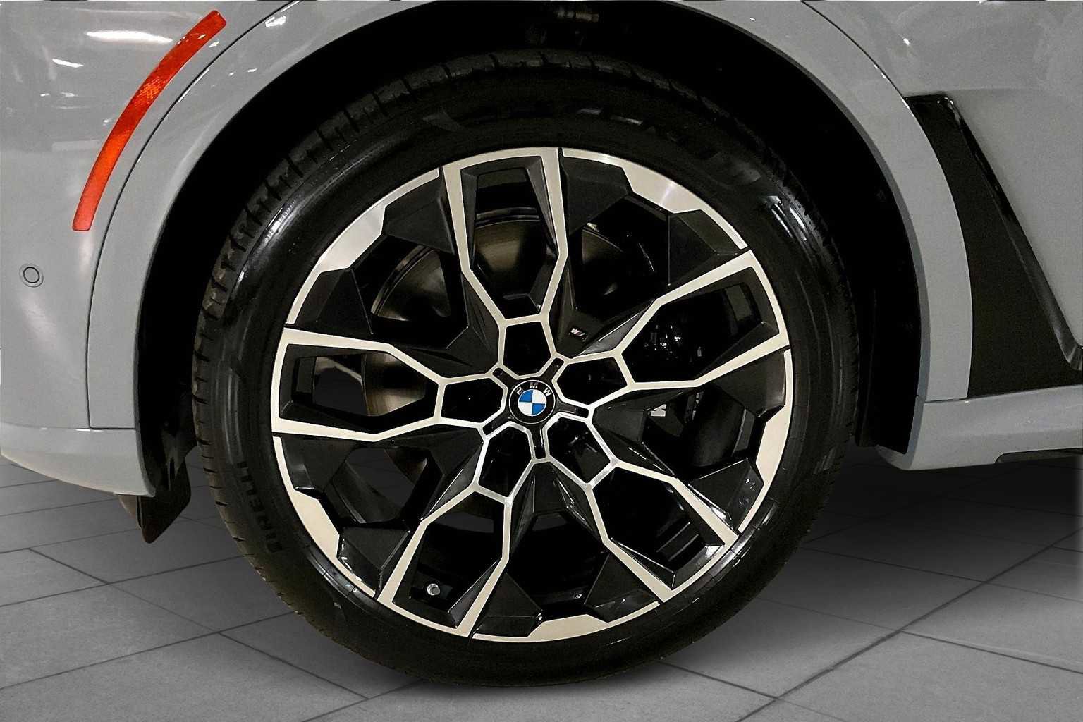 New 2026 BMW X7 M60i image 11