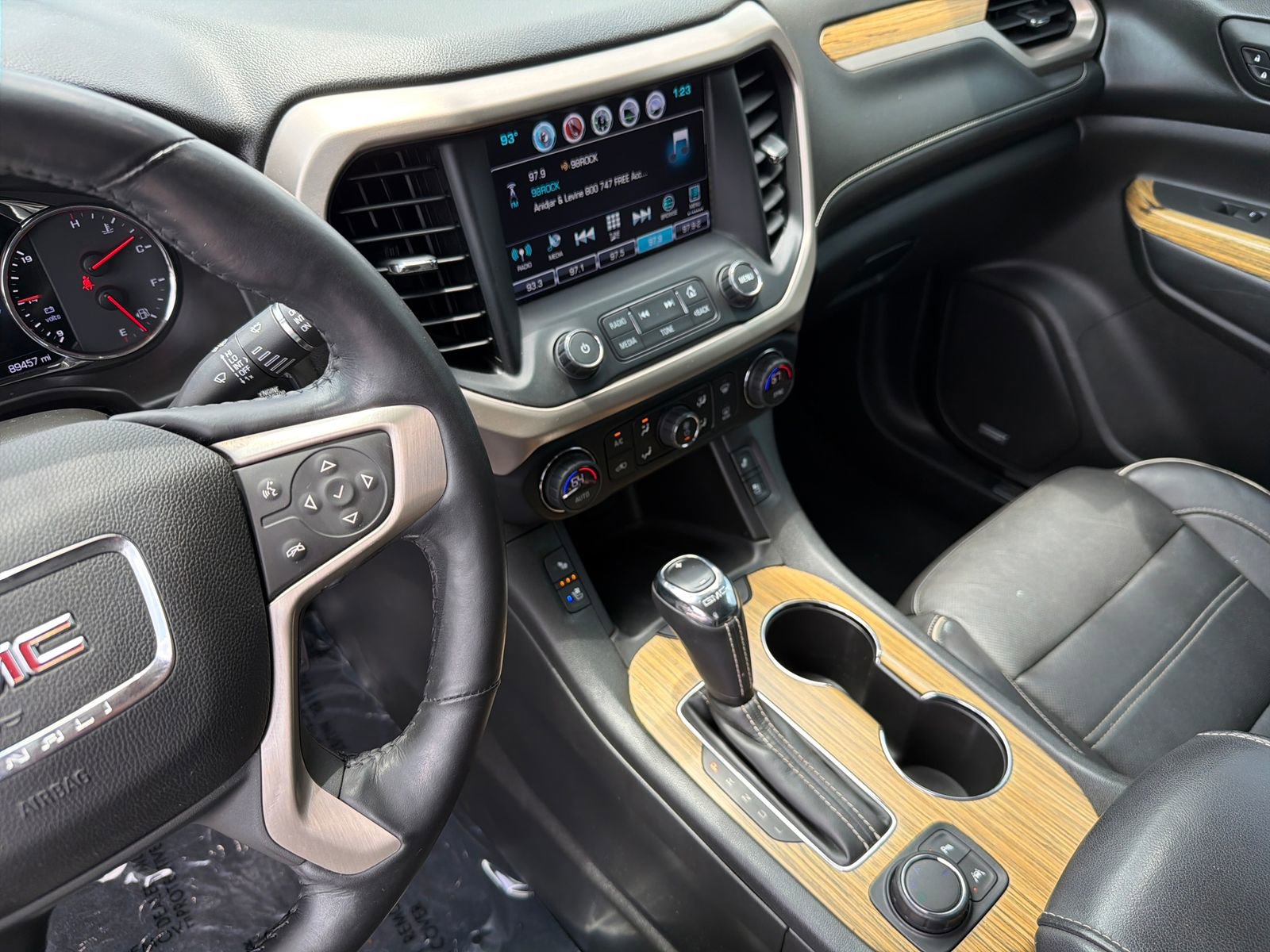 Used 2018 GMC Acadia Denali FWD image 17