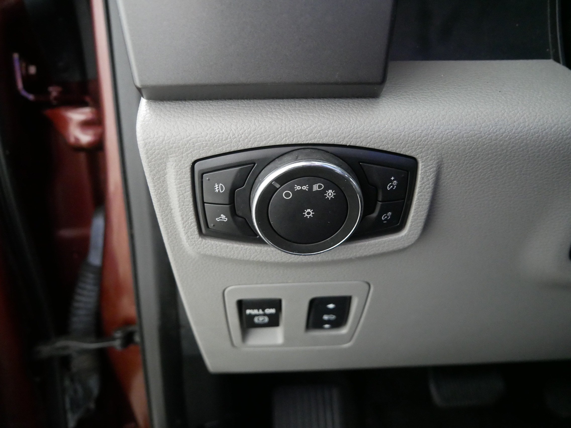 Used 2016 Ford F150 XLT w/ Equipment Group 302A Luxury AWD/4WD image 26