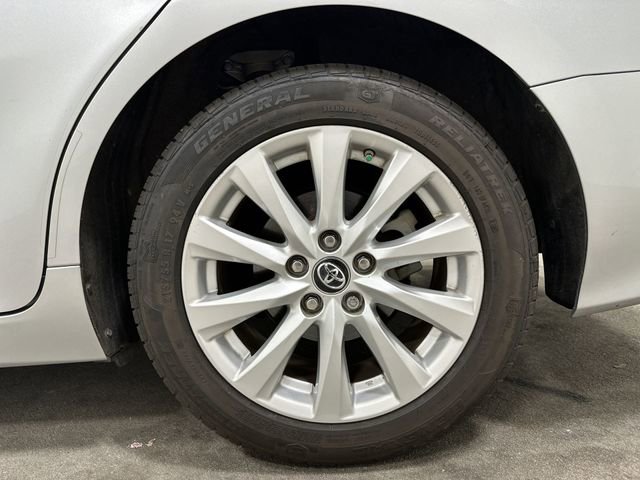 Used 2018 Toyota Camry LE FWD image 12