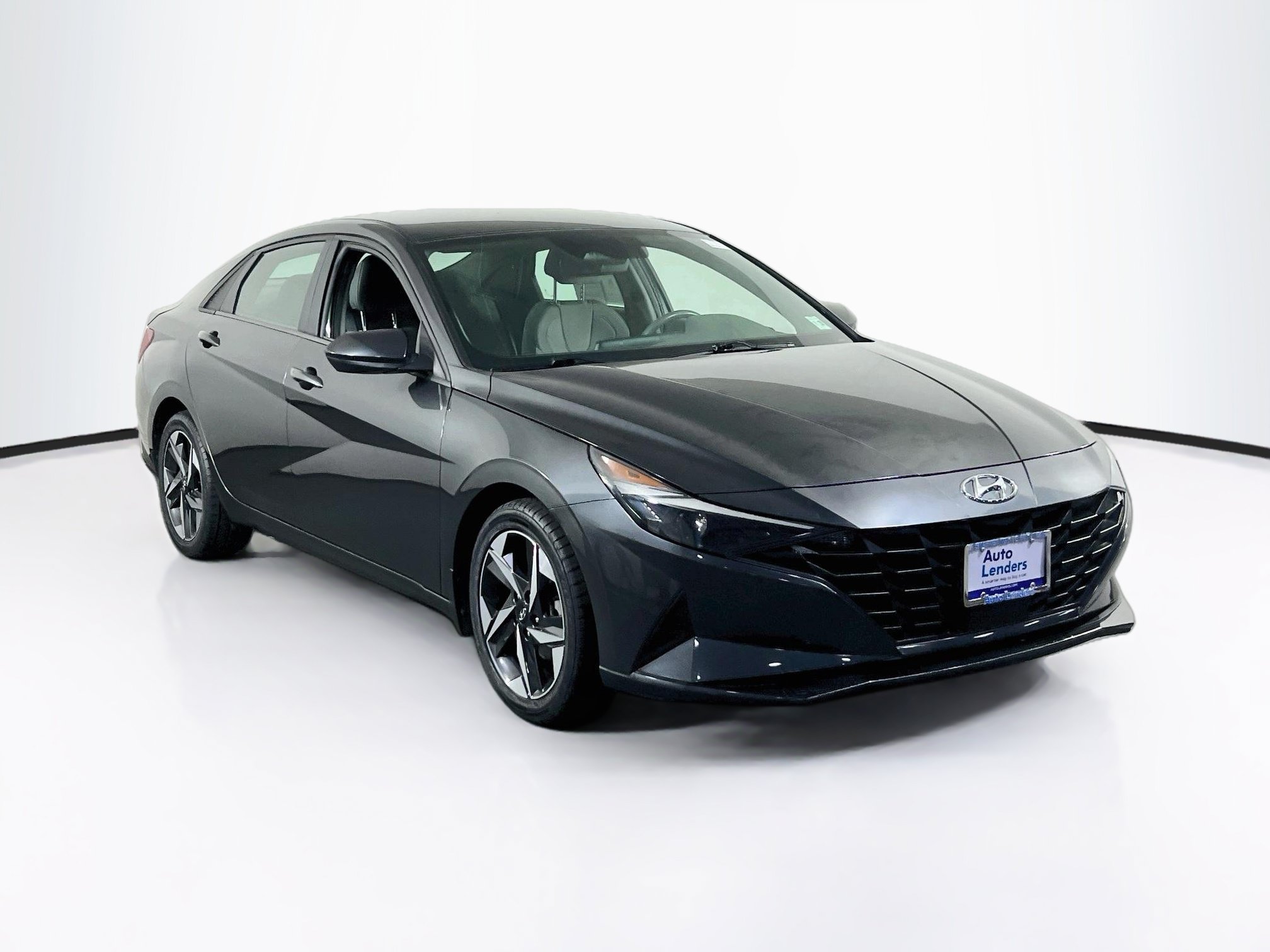 Used 2023 Hyundai Elantra SEL w/ Convenience Package FWD image 3