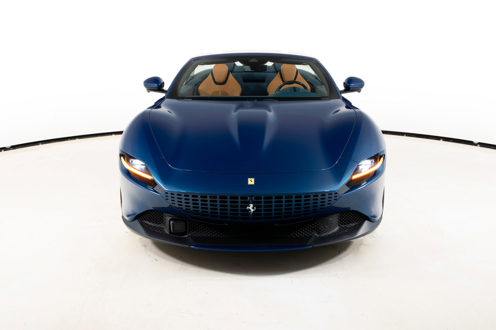 Certified 2025 Ferrari Roma Spider RWD image 9
