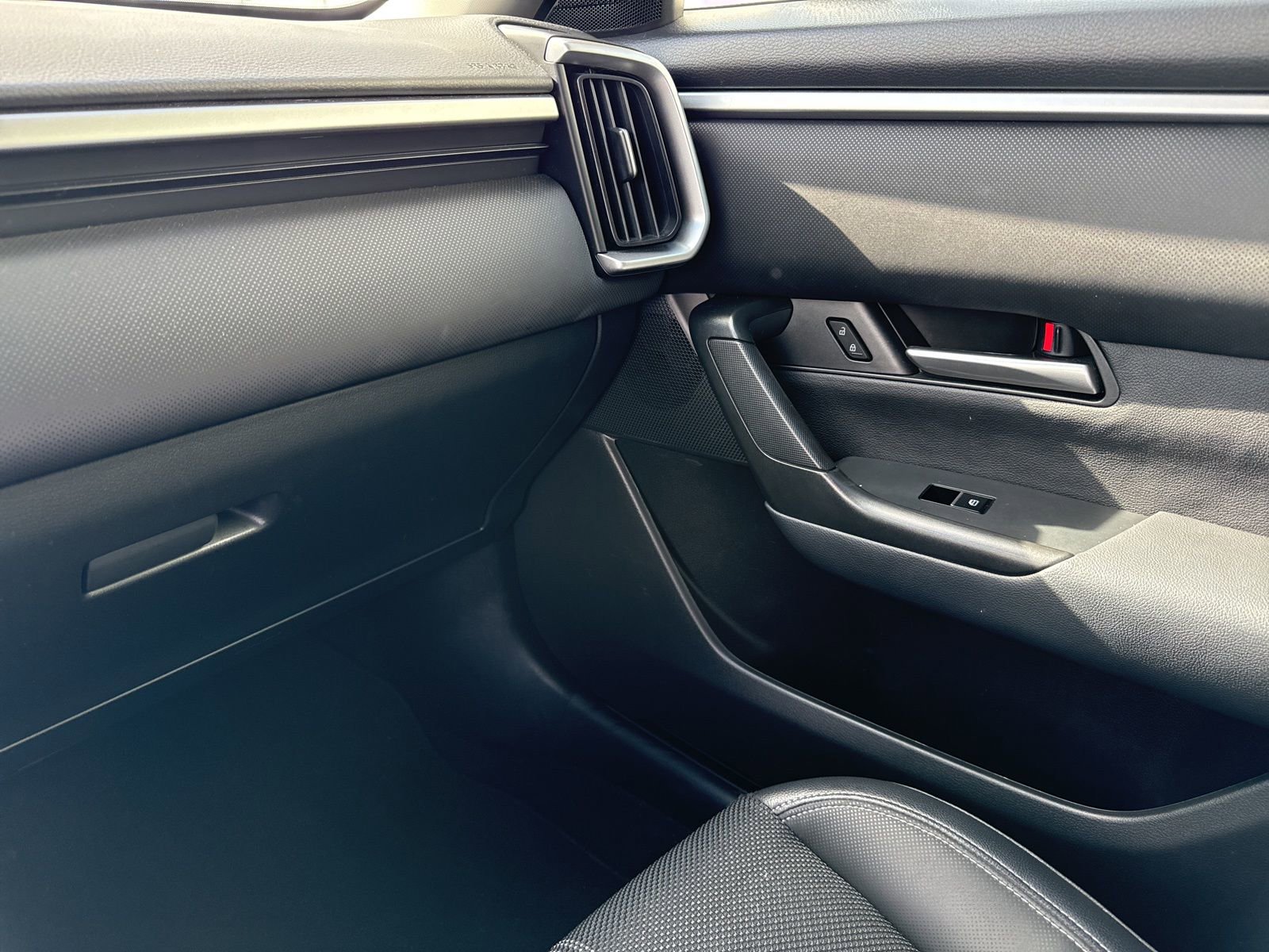 Used 2023 MAZDA CX-50 2.5 S w/ Cargo Package image 29