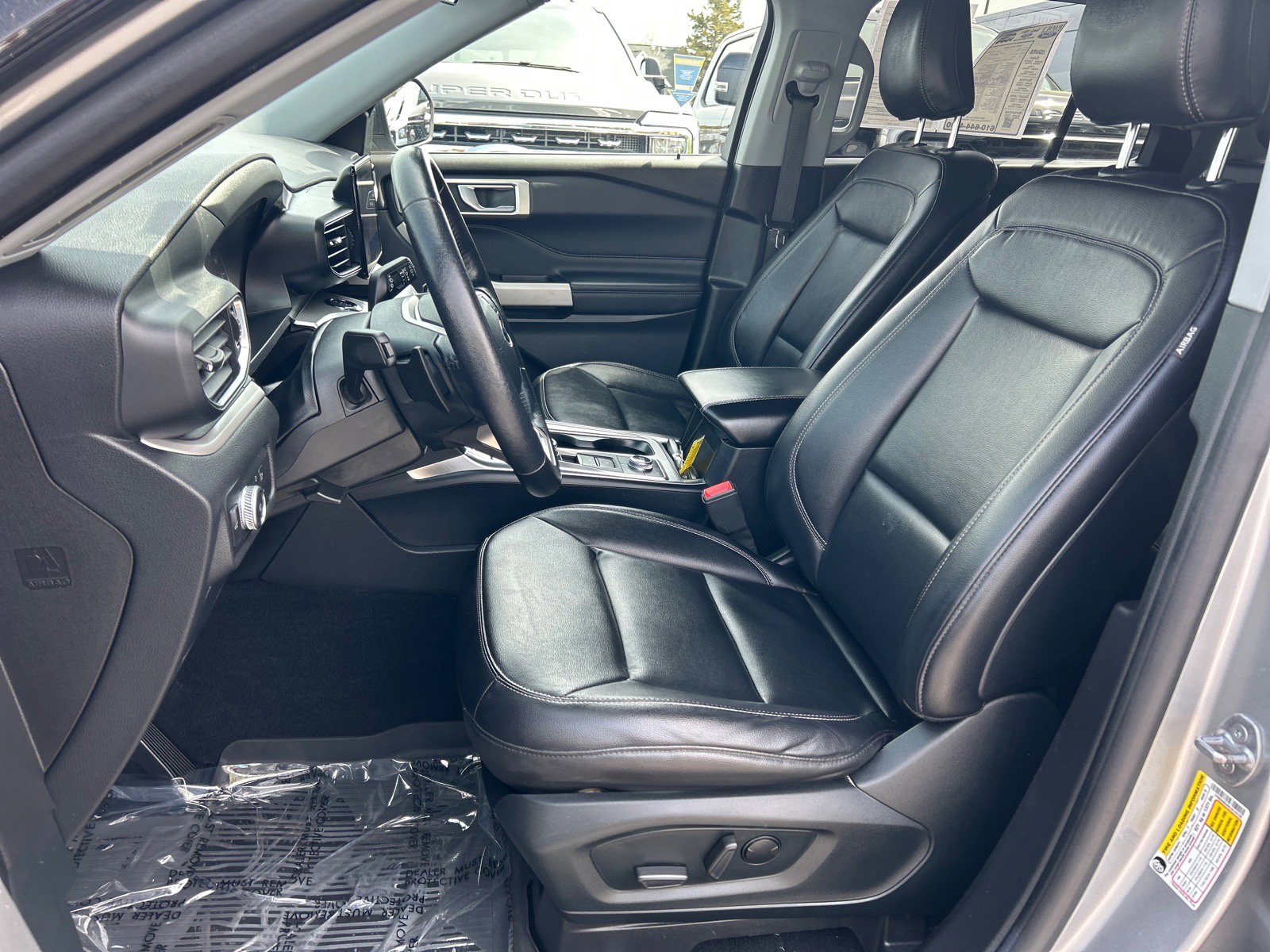 Certified 2020 Ford Explorer XLT w/ Equipment Group 202A AWD/4WD image 9