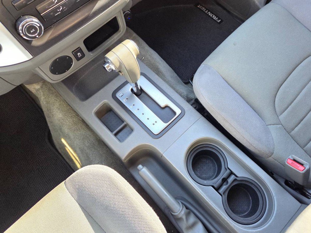 Used 2015 Nissan Frontier S RWD image 19